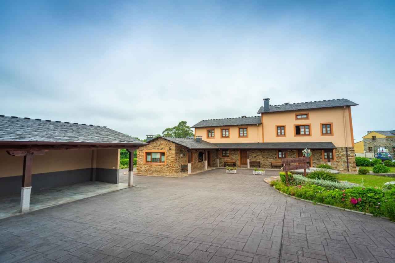 Apartamentos Navalin Тапія-де-Касар'єго Екстер'єр фото
